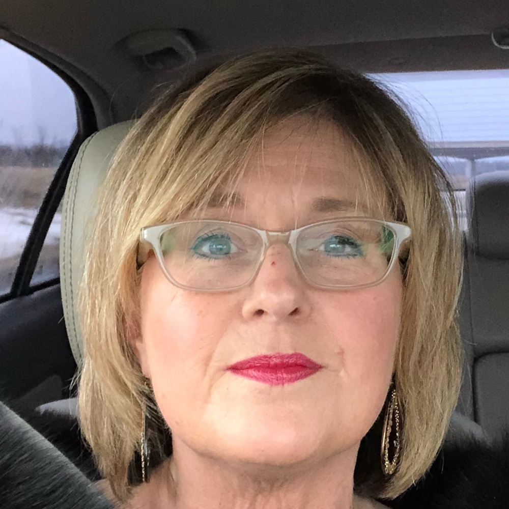 Meet your Posher, Elizabeth